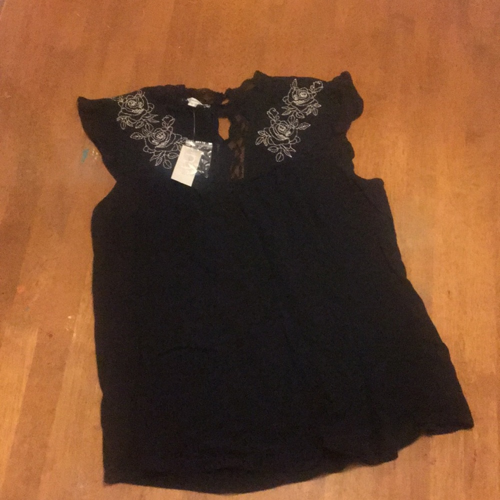 Sleeveless blouse